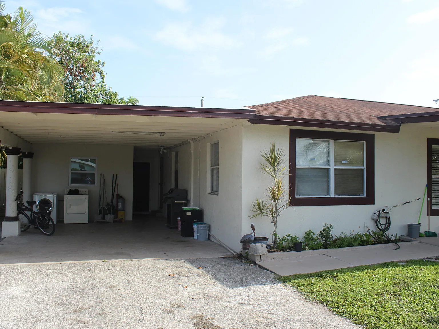 1 bed, 1.0 bath, 2168 sqft, $1,300 — Photo 1