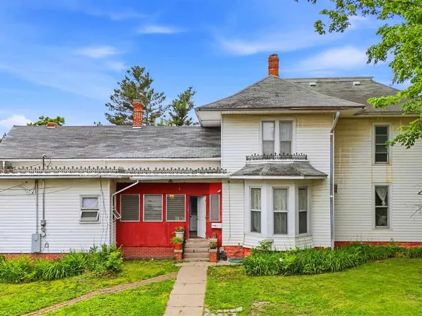 202 N West St, Sigourney, IA 52591