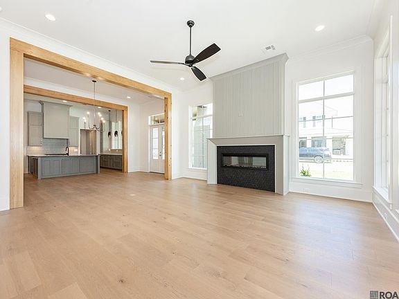 5th image of 2713 Pointe Marie Dr