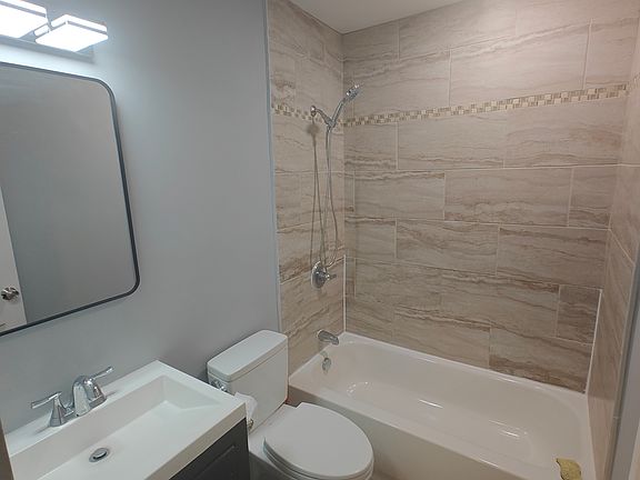 5th image of 610 2nd St
