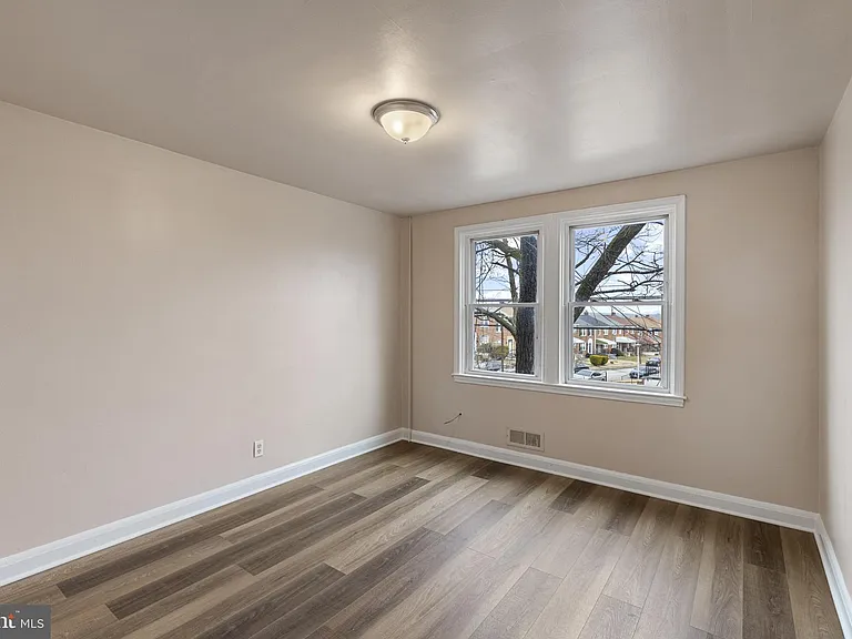 3902 Erdman Ave #1 — Photo 2