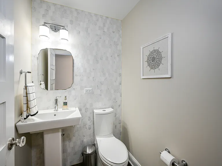 530 Anthony St #530 — Photo 9