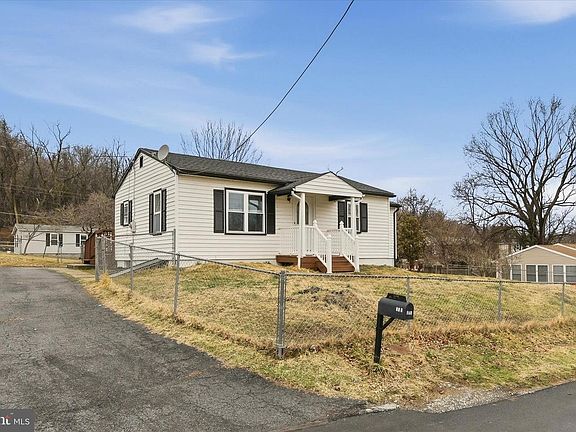 3rd image of 235 Spring St