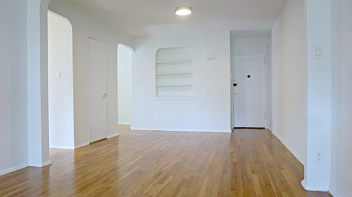 Rented by Metropolitan Equities | media 4