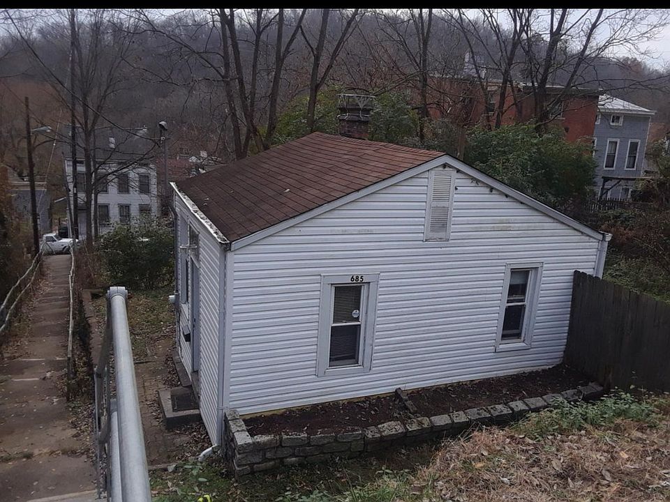 1st image of 685 Steiner St