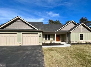 483 Wampum Ln, Hedgesville, WV 25427