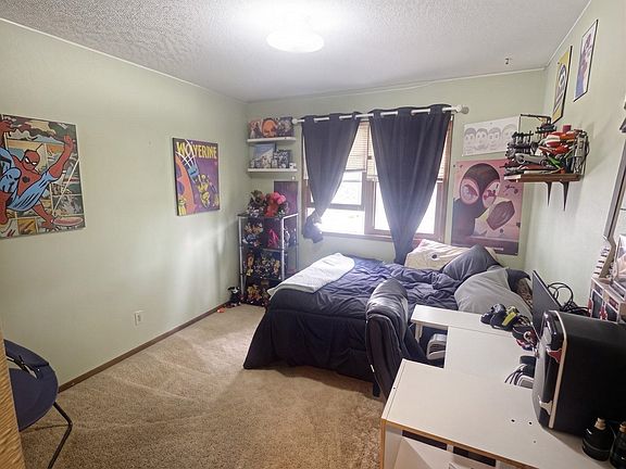 3rd image of 380 N Green Ave