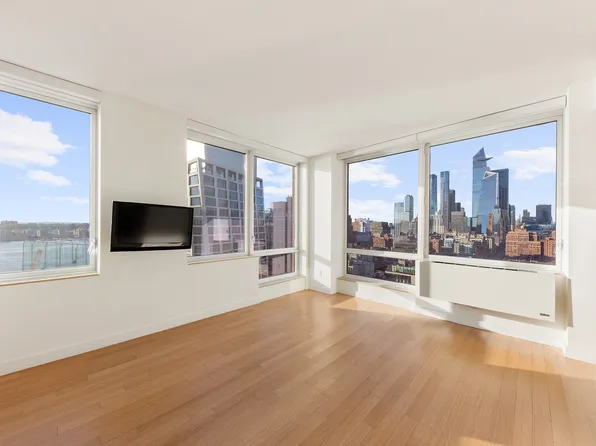 450 West 17th Street 2408 image 17 of 18