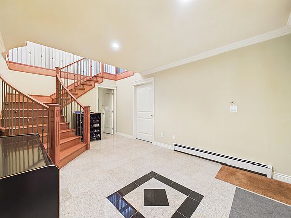 3rd image of 8690 Tulsy Cres E