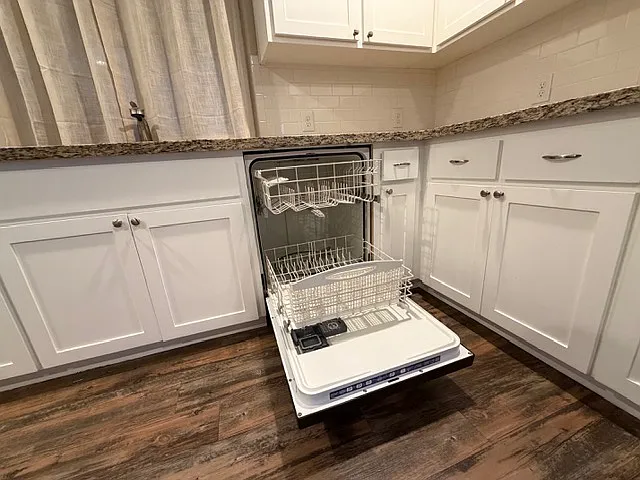2741 E Dakota Ave — Photo 8