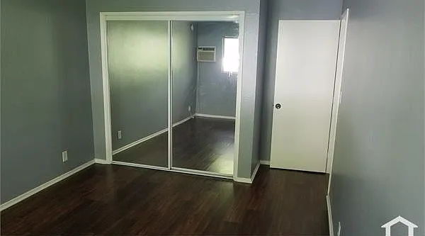 14837 Delano St #7 — Photo 11