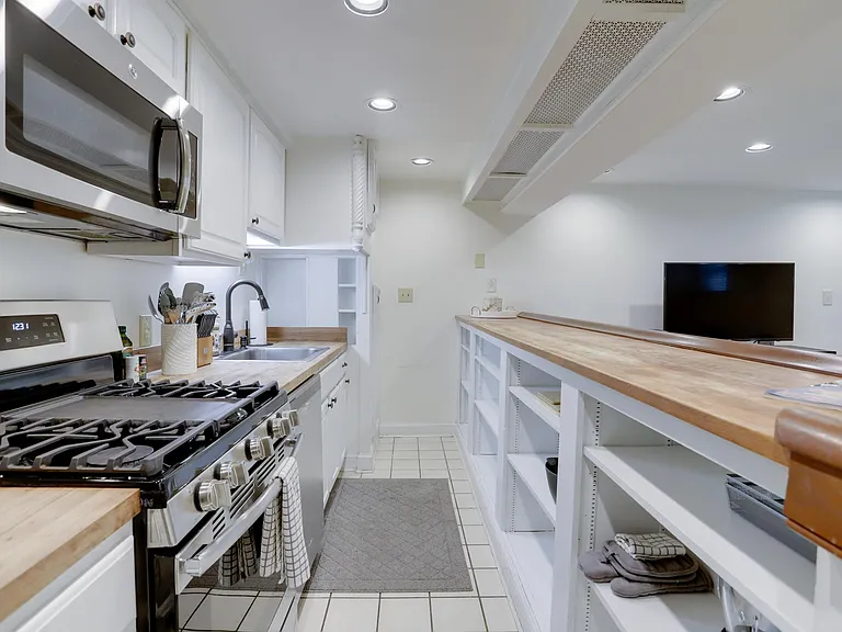 400 Seward Sq SE #B2 — Photo 10