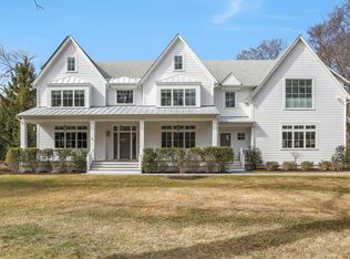 10 Holly Ln, Darien, CT