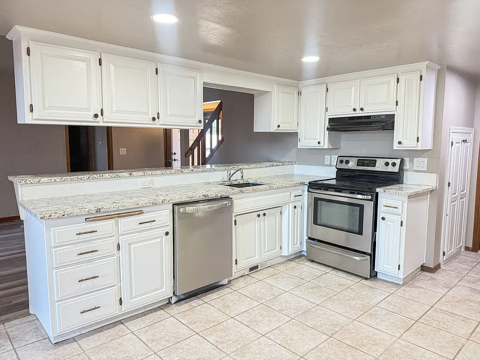 213 Woodbridge Cir