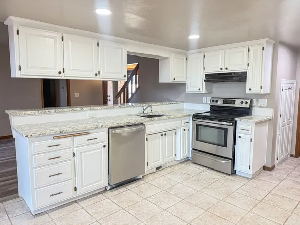 213 Woodbridge Cir, Edmond, OK 73012