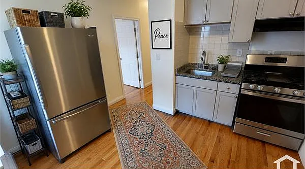 4 bed, 1000 sqft, $3,600 — Photo 4