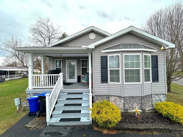 7 Hickory Dr, Clark Mills, NY 13321