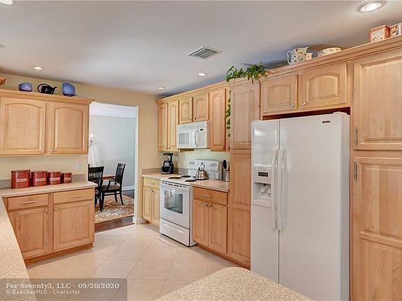 4th image of 8710 NW 21st Ct