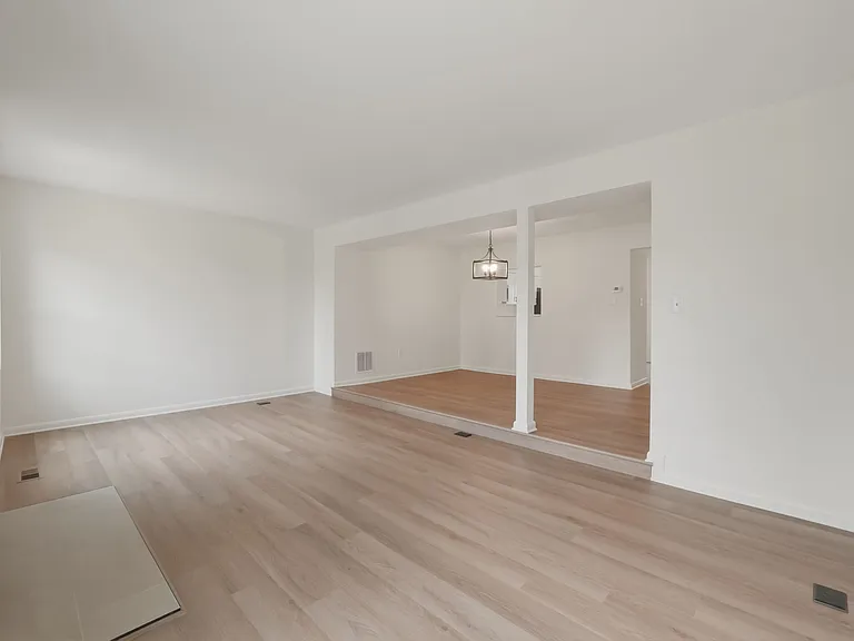 2846 Schoolhouse Cir — Photo 8