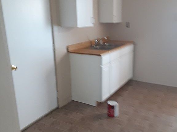 2nd image of 865 Bennett St