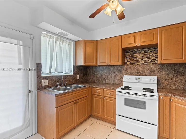 20 Park Dr #9 — Photo 9