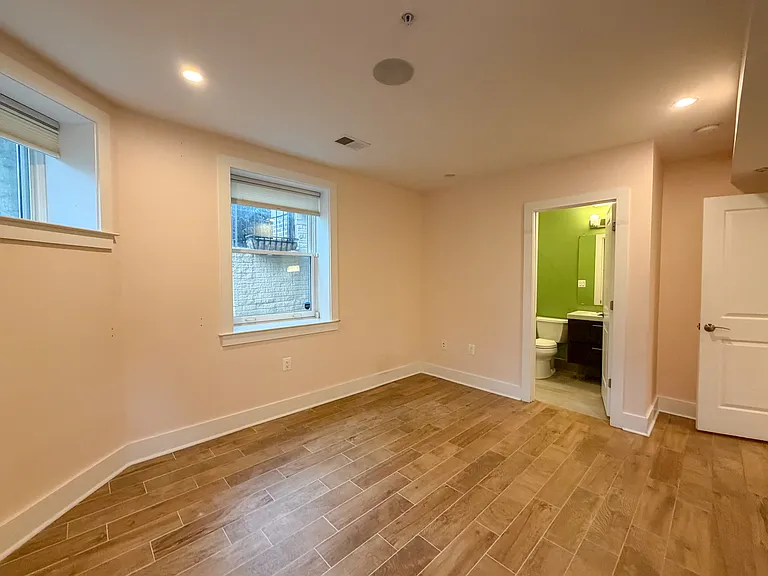 1601 Hobart St NW #1 — Photo 24