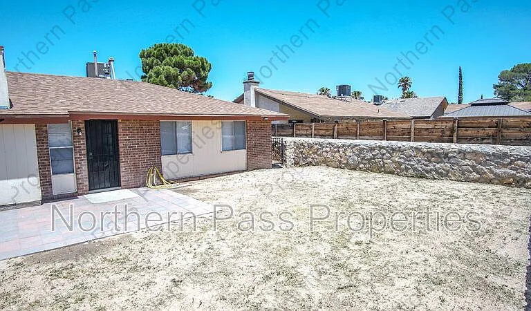 2100 Robert Wynn St — Photo 21