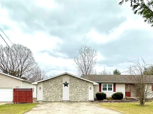 24475 Smith Rd, Wellington, OH 44090