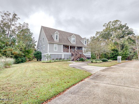 5th image of 3981 Riverview Dr