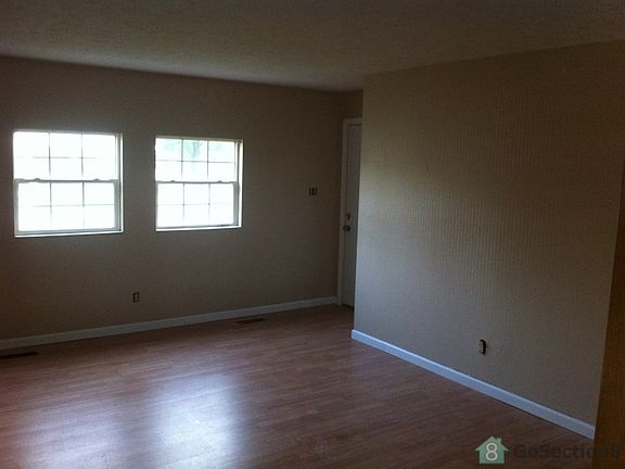 4th image of 1537 Dayton Ave