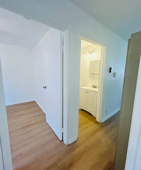 736 Bernard St #102 — Photo 11