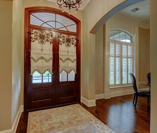 3rd image of 207 Gleneagles Cir