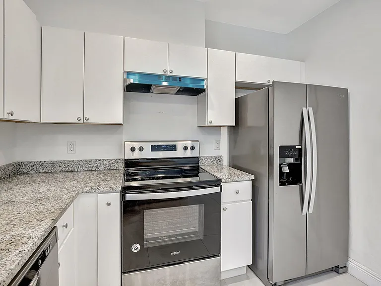 1102 S 20th Ave #1102 — Photo 5