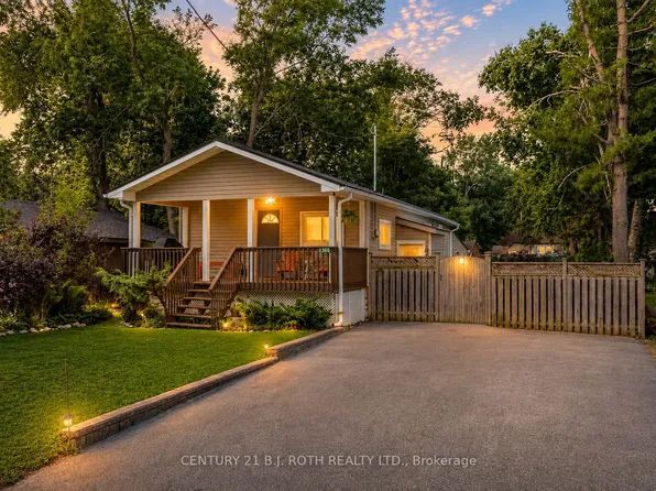 3448 Coronation Ave, Severn, ON L3V 0V8