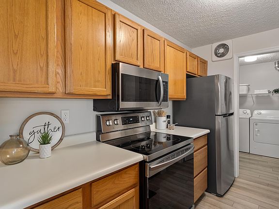 2nd image of 6729 Meadow Creek Dr Unit 208