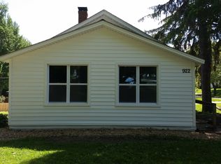 922 College St, Cedar Falls, IA 50613