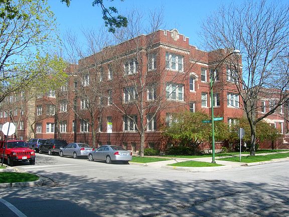 3rd image of 4500-4502 N Artesian Ave #2442-2444