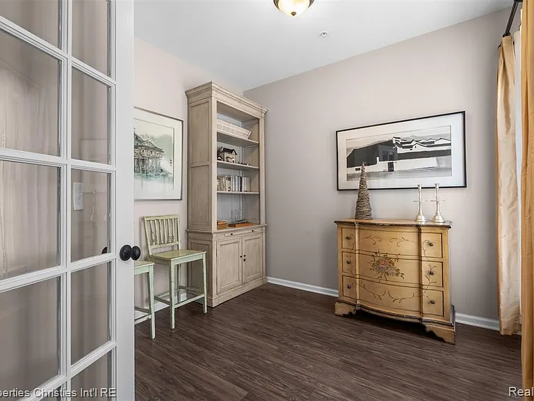 512 Graten St — Photo 11