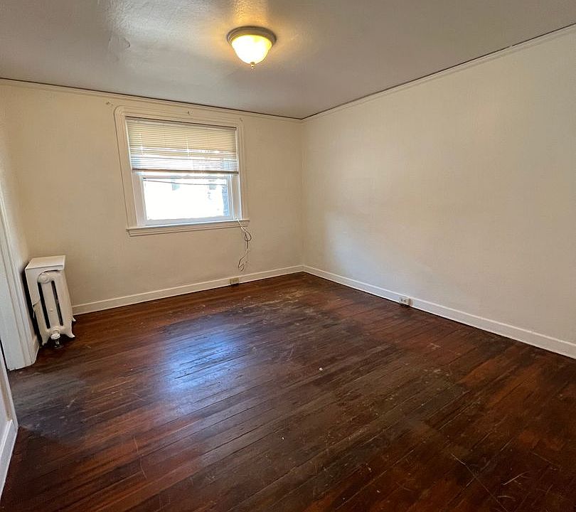 2nd image of 1120 Pine St APT 103