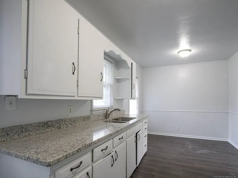 2536 W Easton St N — Photo 12