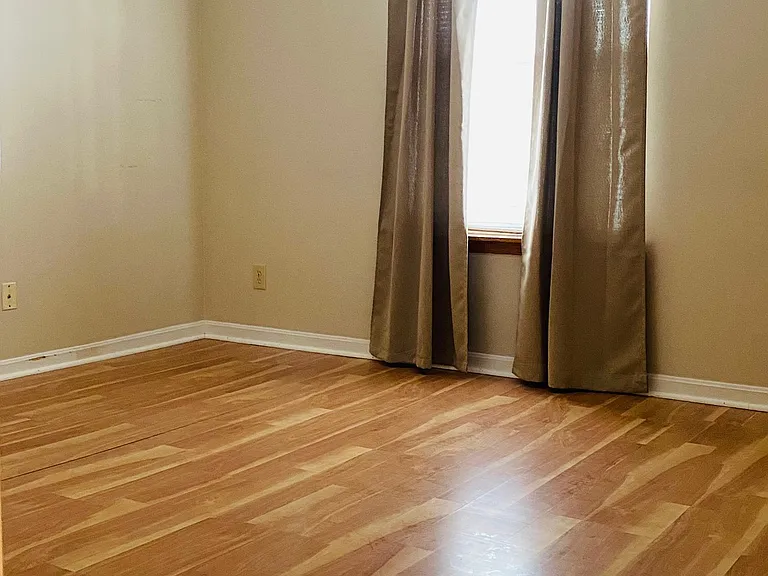4505 Meadowlark Manor Ln — Photo 3
