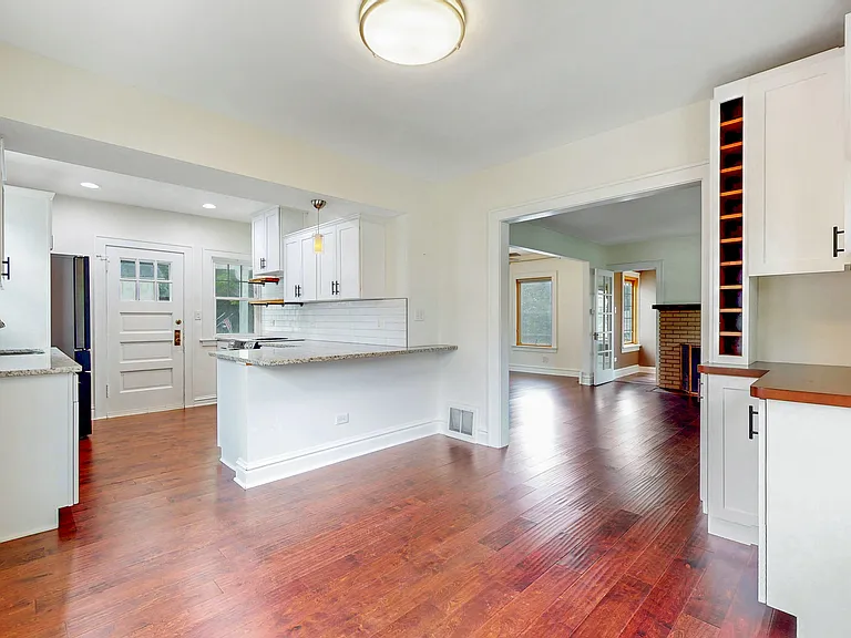 1492 S Jefferson St — Photo 9