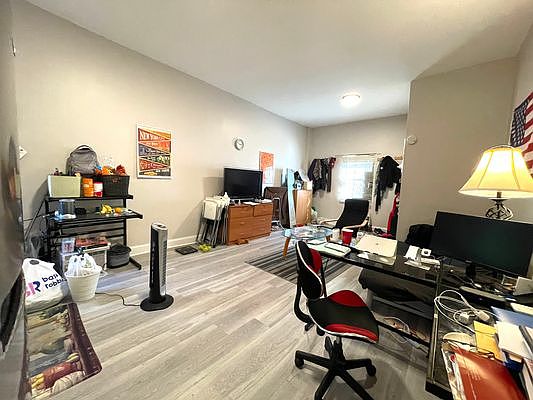 4th image of 161 E 96th St #1A