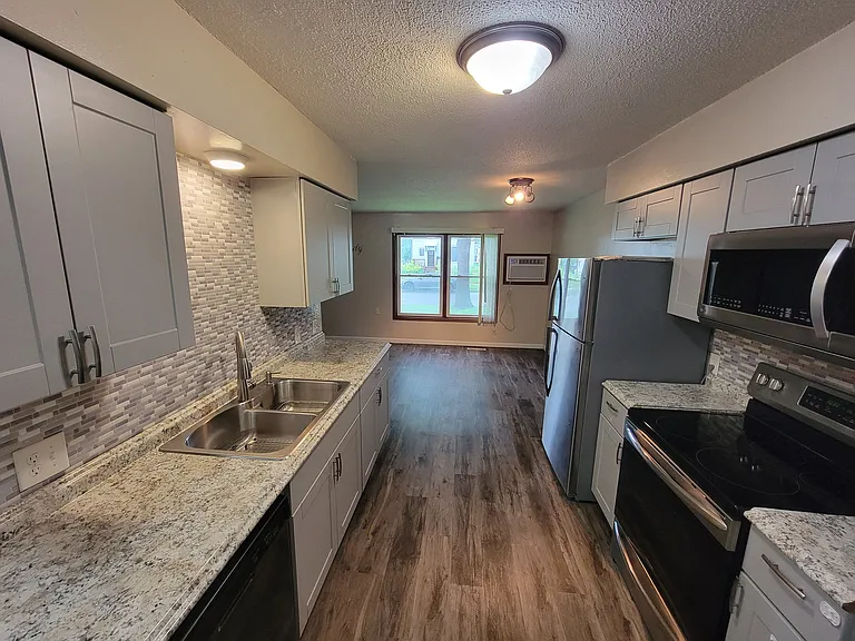 708 Marshall Ave — Photo 11
