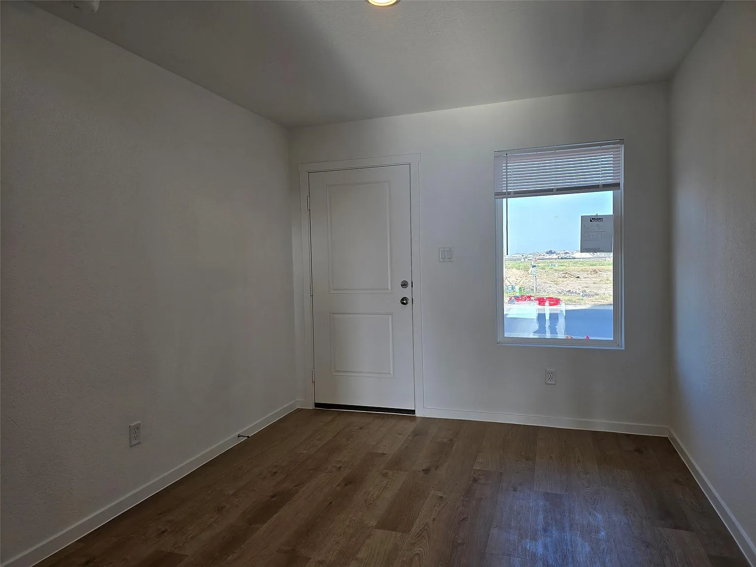 4 bed, 2.5 bath, 2173 sqft, $2,250 — Photo 3