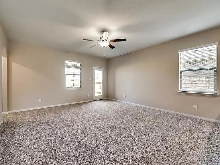 2104 Penaflor Dr — Photo 9