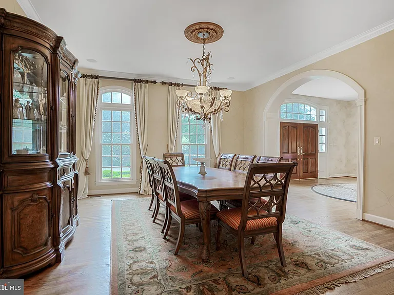 9864 Walker Glen Ct — Photo 116