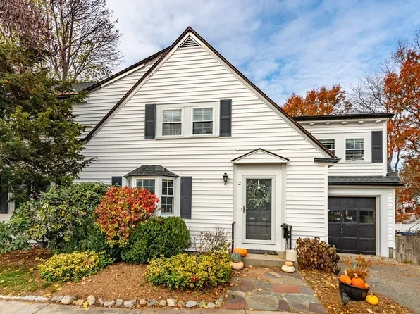 2 Lasell St, West Roxbury, MA 02132