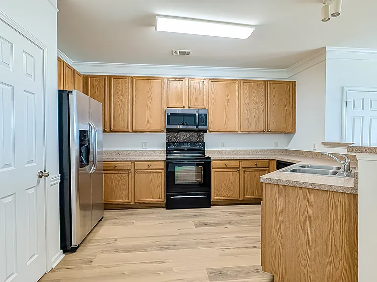 3433 Dianthus Ln — Photo 11