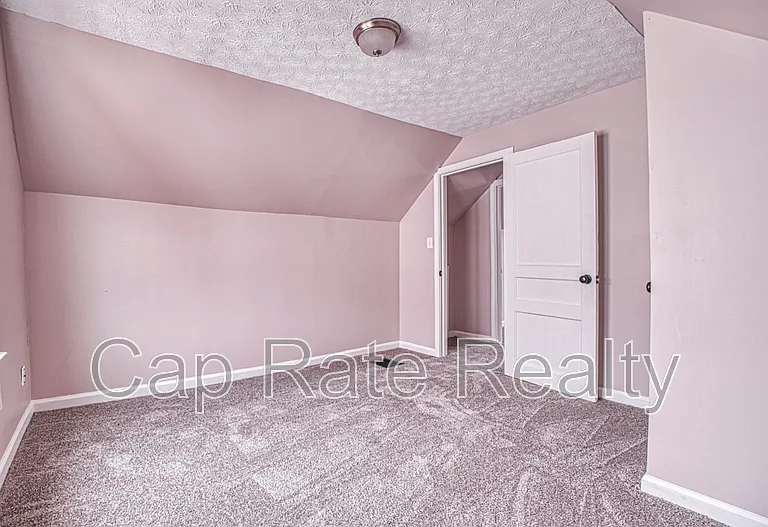 1143 Duxberry Ave — Photo 17